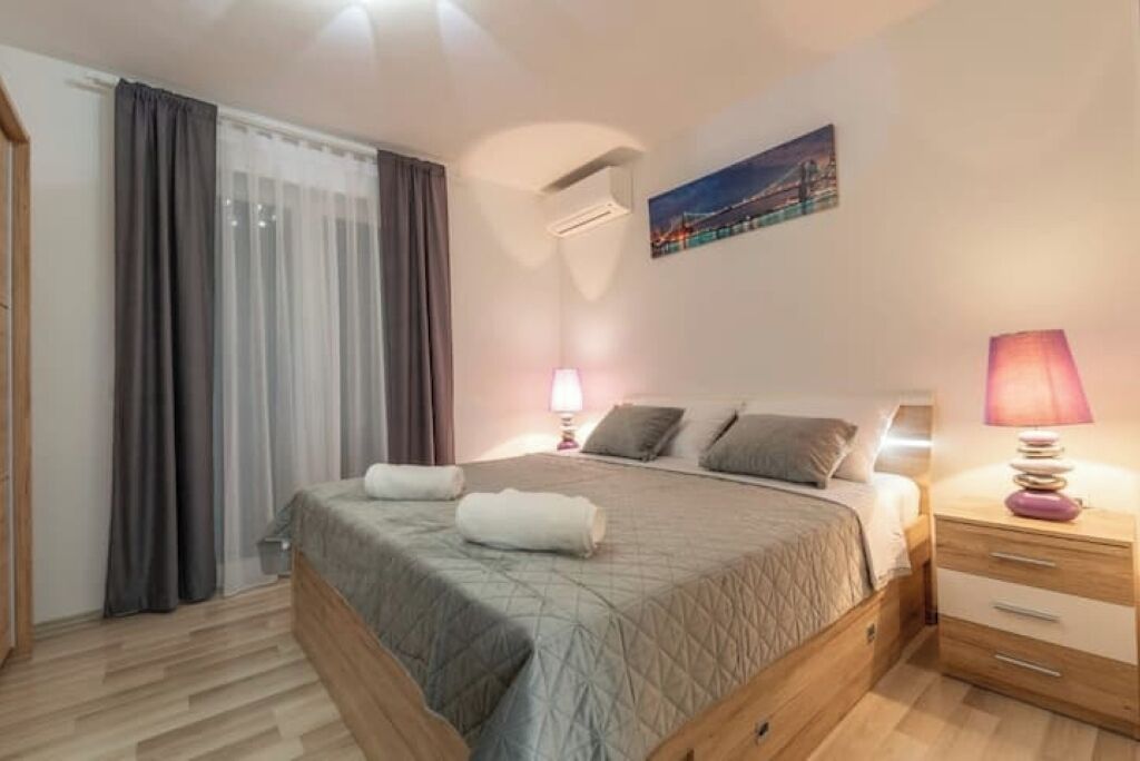 4 dormitorios, tabla de planchar con plancha, wifi y ropa de cama