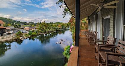 The Kephart a Downtown Bryson City loft Apartment