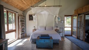WiFi, bed sheets
