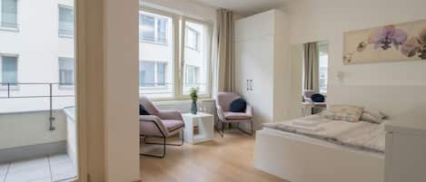 Iron/ironing board, travel cot, WiFi, bed sheets