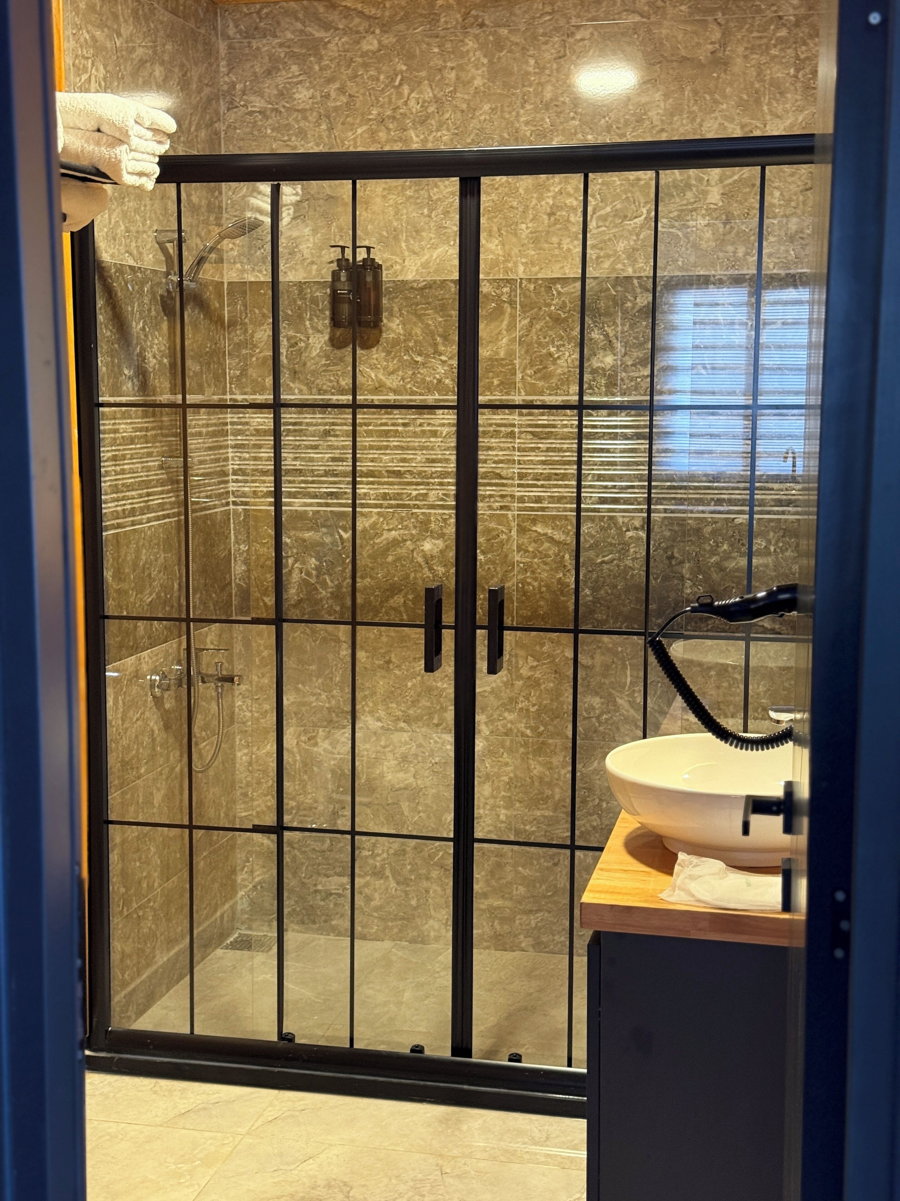 Standard Bungalow, Mountain View | Bathroom