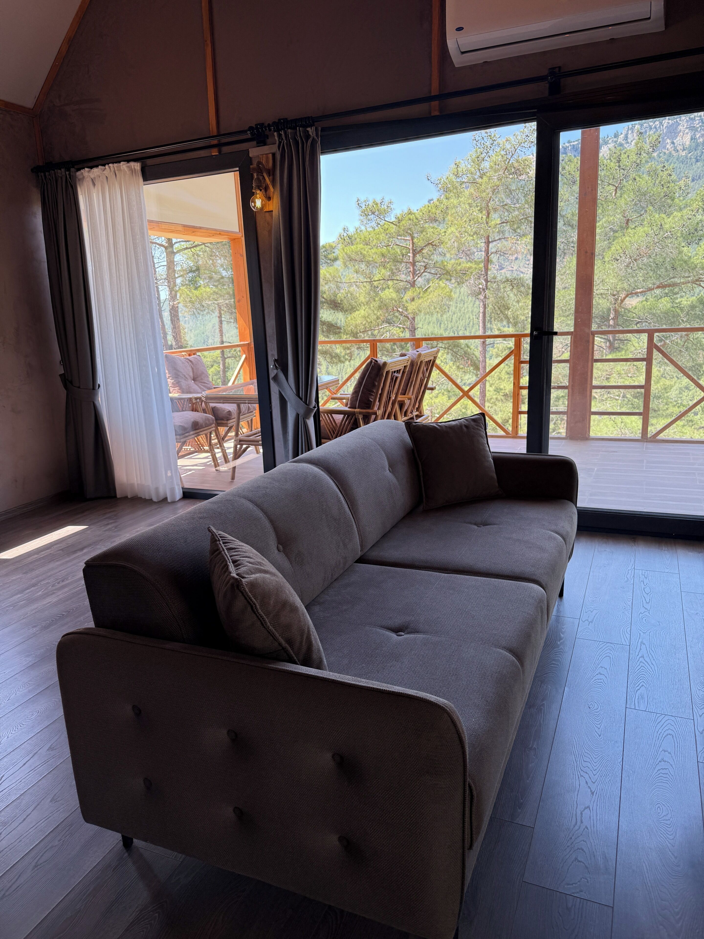 Standard Bungalow, Mountain View | Living area