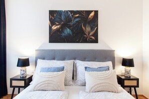 1 slaapkamer, een strijkplank/strijkijzer, reisbedje, wifi