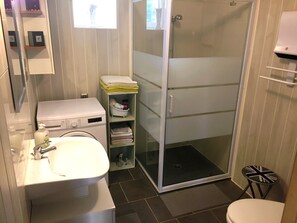 Handtücher, Seife, Toilettenpapier