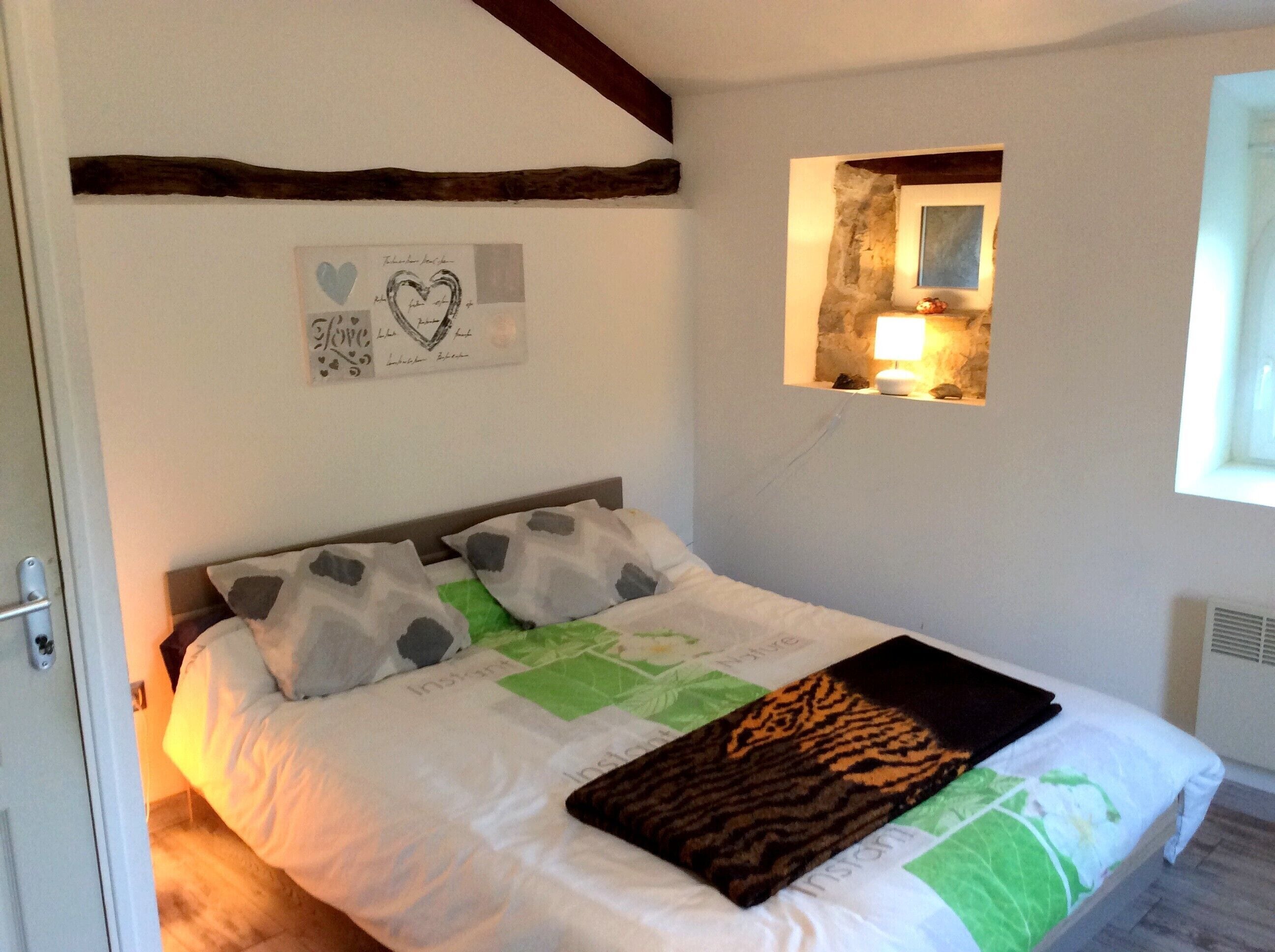 Bügeleisen/Bügelbrett, Internetzugang, Bettwäsche