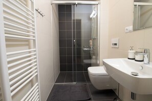 Hair dryer - Gorgeous Central Apartment - parking garage (Prague)