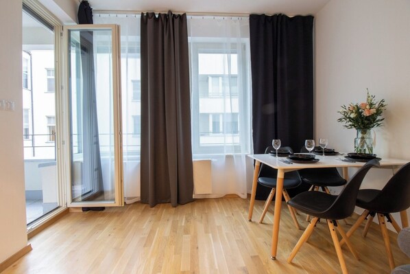 Dining - Gorgeous Central Apartment - parking garage (Prague)