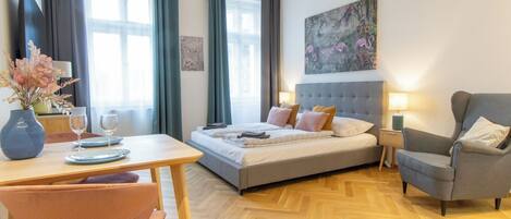 Iron/ironing board, travel cot, WiFi, bed sheets