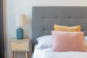 アイロン / アイロン台、旅行用ベビーベッド、WiFi、ベッドシーツ