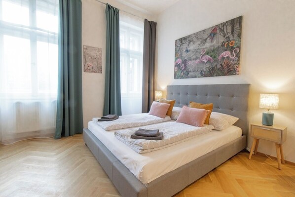 Iron/ironing board, travel crib, WiFi, bed sheets