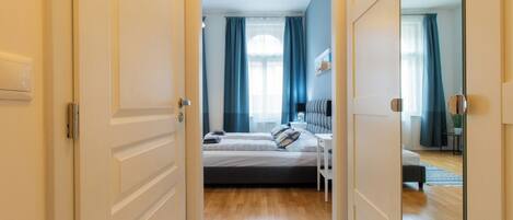 Iron/ironing board, travel crib, WiFi, bed sheets