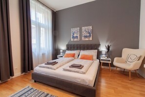 Iron/ironing board, WiFi, bed sheets