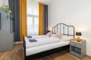 Iron/ironing board, WiFi, bed sheets