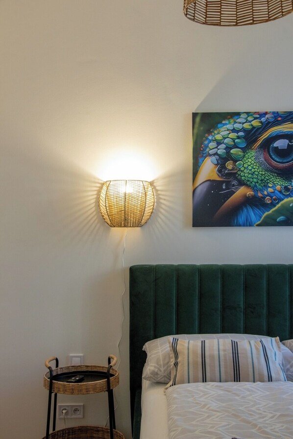 1 bedroom, iron/ironing board, travel cot, WiFi - Stay Inn | Modern 1BR Flat w/ Chic Balcony Space (Praha 3)