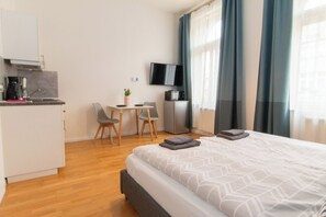 Iron/ironing board, travel cot, WiFi, bed sheets - Stay Inn |  Elegant Studio by Wenceslas Sq (Prague)