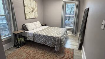 3 bedrooms, iron/ironing board, WiFi, bed sheets