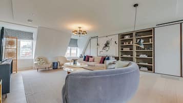 3 Bedroom Duplex Penthouse | Living area