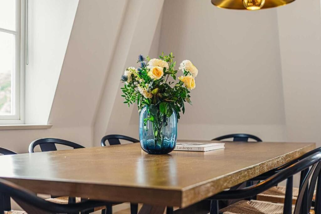 Panoramic Apartment, Ensuite | Dining