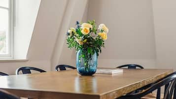 Panoramic Apartment, Ensuite | Dining