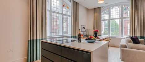 Apartment, Ensuite | Lounge