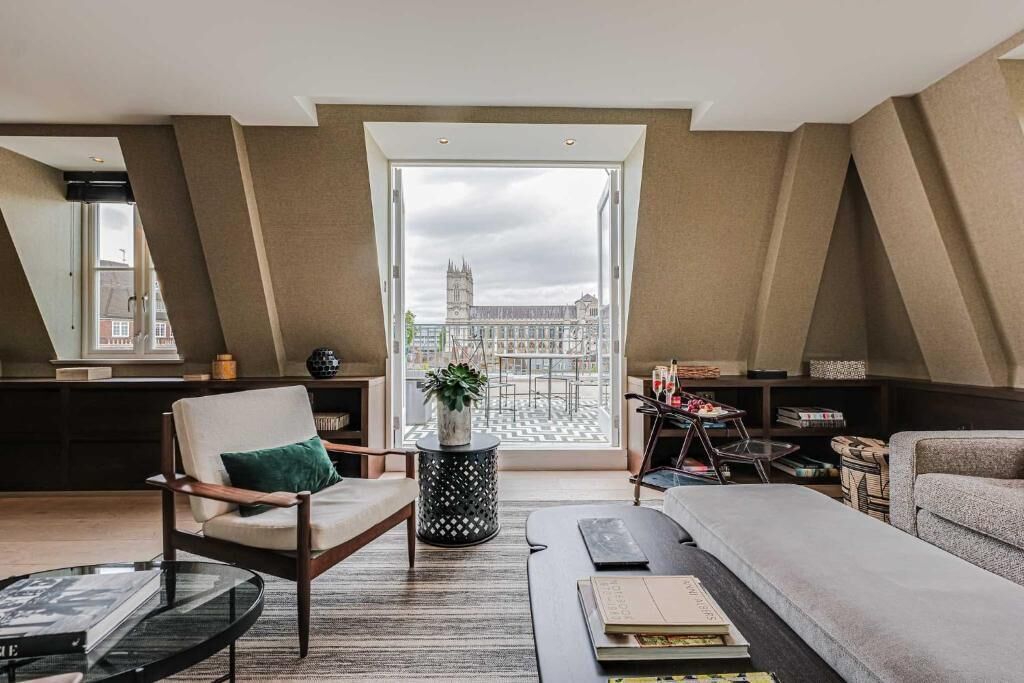 Family Apartment, Ensuite, City View | Lounge