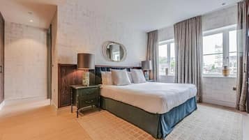 Family Apartment, Ensuite, City View | Desk, laptop workspace, soundproofing, iron/ironing board