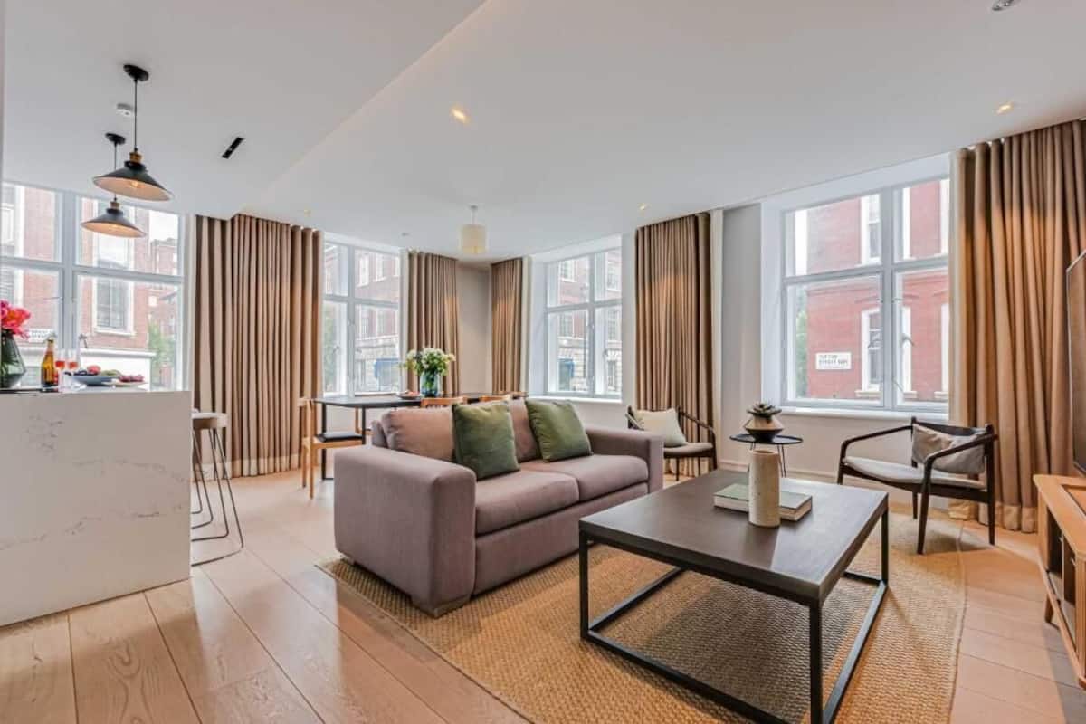 2 Bedrooms Superior | Lounge