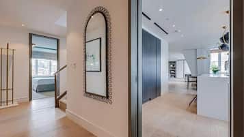 Panoramic Apartment, Ensuite | Lounge