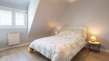 2 chambres, fer et planche Ă repasser, Wi-Fi, draps fournis