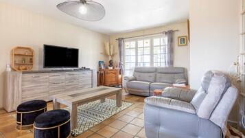 Télévision, cheminée