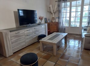 Télévision, cheminée