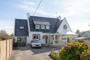 Exterior - Les hortensias between land and sea - room (Plogoff)