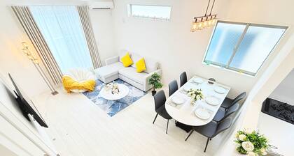 Newly Built House / Free Parking / Direct to Disney & Airport / 12 Pax / 3BR