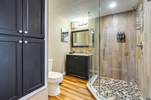 House (3 Bedrooms) | Interior - Lakefront Home w/ Hot Tub & Dock in Orlando! (Orlando)