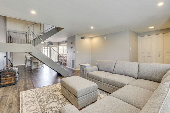 Apartment (4 Bedrooms) | Interior - 2 Mi to Old Town & Mall: Townhome w/ Pool Access! (Scottsdale)