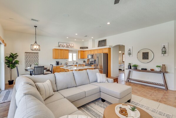 House (3 Bedrooms) | Interior