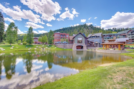 Interior. 100 Steps to Gondola: Cozy Winter Park Condo!