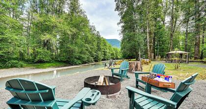 Gateway to Mt Rainier: Riverfront Haven w/ Hot Tub