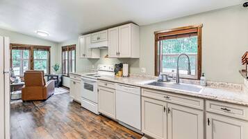 House (3 Bedrooms) | Bahagian dalam