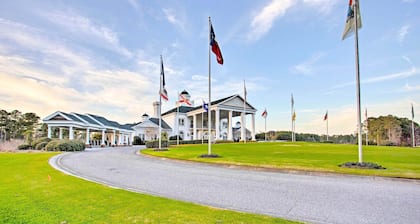 Tee Off & Unwind By Pool: Myrtle Beach Condo
