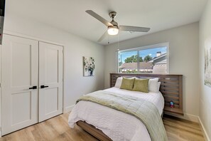 Interior - Getaway Near Dallas w/ Retro-style Game Room! (Farmers Branch)