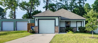 Lake Conroe Home w/ Yard: Half-mi to Boating!