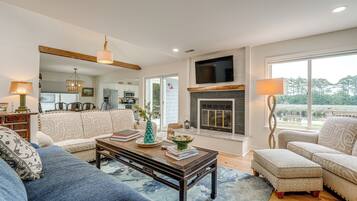 Rumah (3 Bedrooms) | Bagian depan properti