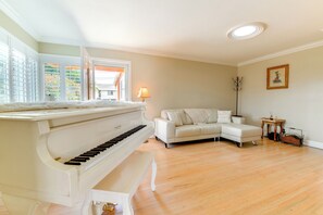 House (2 Bedrooms) | Interior - Easy SF Bay Access: Updated San Pablo Duplex (San Pablo)