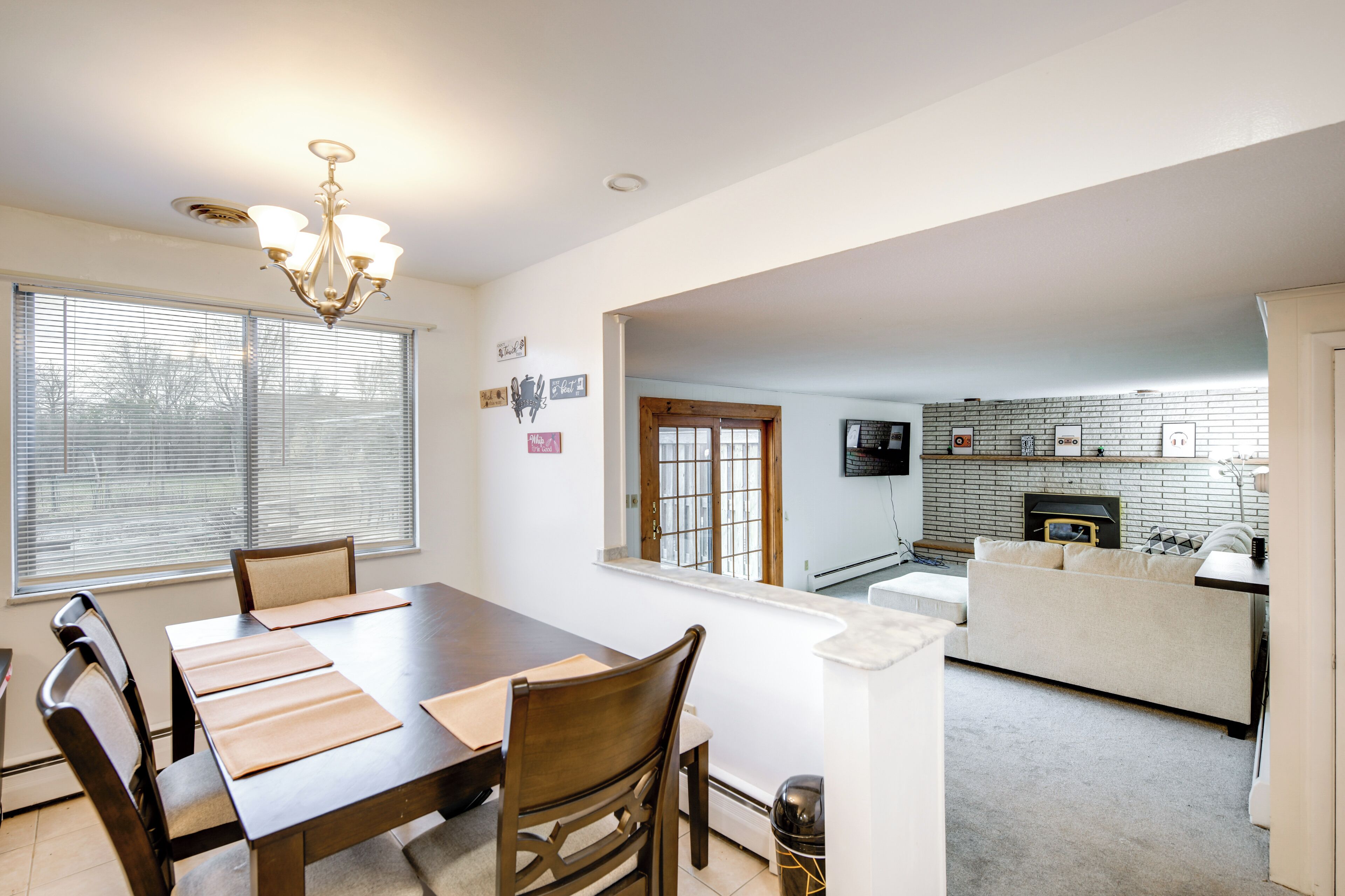 House (5 Bedrooms) | Interior