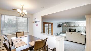 House (5 Bedrooms) | Interior