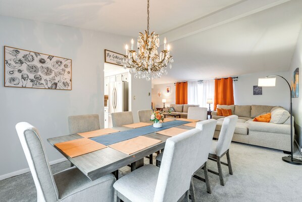 House (5 Bedrooms) | Interior