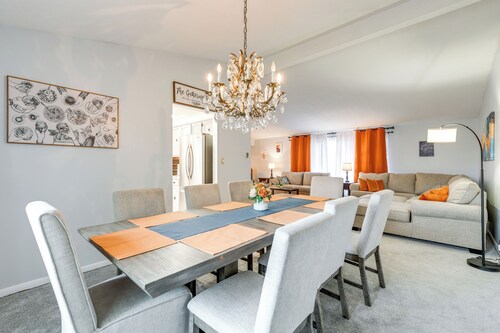 Deck & Seasonal Pool: Spacious Home Near Buffalo!