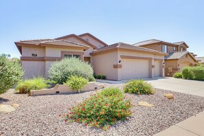 House (4 Bedrooms) | Interior - Peoria Desert Oasis < 10 Mi to Spring Training! (Peoria)