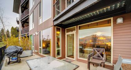 Walk to Lake Chelan: Condo w/ Pool Access